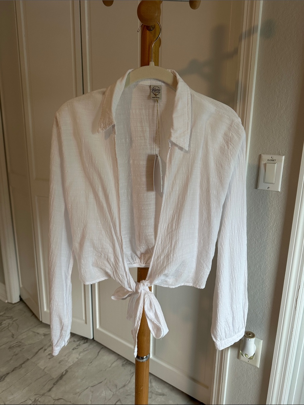 Blanco by Nature Cropped White Tie-Front long sleeve Shirt 100% cotton Small NWT